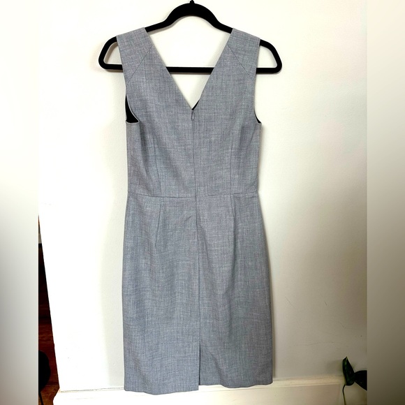 Banana Republic Chambray Sheath Dress 🤍 - Picture 2 of 5
